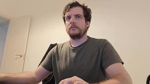 Snapshot of atomicoliver chatting on 26, 9, 2025 atomicoliver online show from 26, 9, 2025