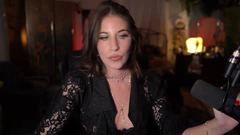 Audrey online show from 22, 9, 2025