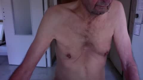 Snapshot of auguste061400 chatting on 12, 12, 2024 auguste061400 online show from 12, 12, 2024