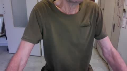 Snapshot of auguste061400 chatting on 8, 2, 2025 auguste061400 online show from 8, 2, 2025