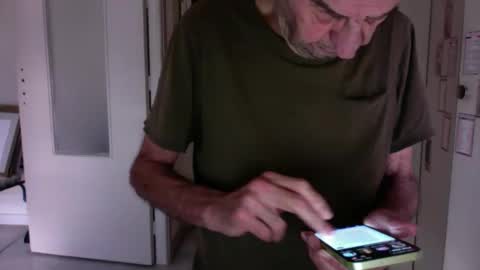 Snapshot of auguste061400 chatting on 10, 2, 2025 auguste061400 online show from 10, 2, 2025