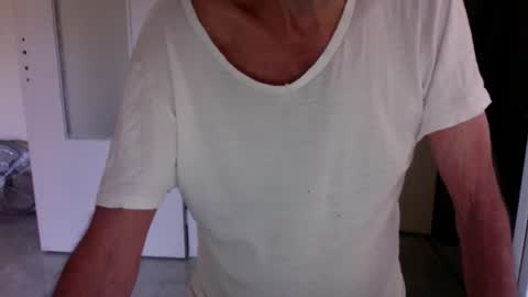 Snapshot of auguste688483 chatting on 7, 1, 2026 auguste688483 online show from 7, 1, 2026