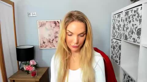 Snapshot of aullorasensual chatting on 22, 12, 2024 AulloraSensual online show from 22, 12, 2024