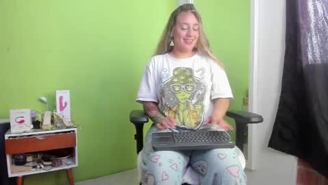 Aura Divina  online show from 17, 5, 2026