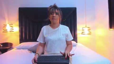 Snapshot of auraevens chatting on 10, 9, 2025 Aura Evans online show from 10, 9, 2025