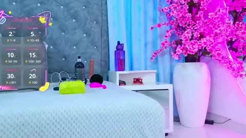 Aura online show from 2, 10, 2025