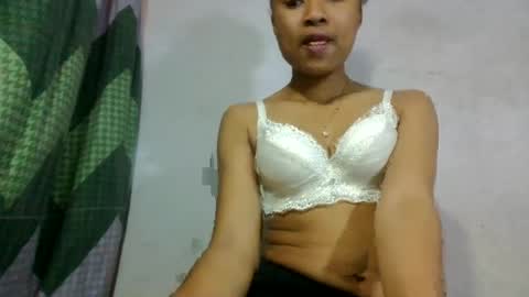 Snapshot of aurelie08 chatting on 21, 6, 2026 aurelie08 online show from 21, 6, 2026