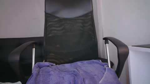 Snapshot of aurora_ath chatting on 3, 12, 2024 Aurora ath online show from 3, 12, 2024