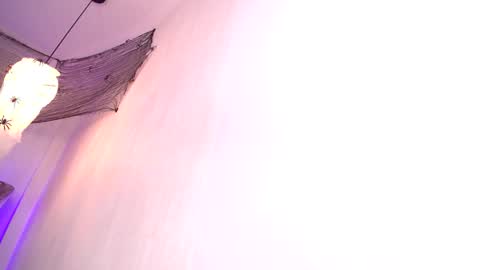 Snapshot of aurora_brown chatting on 24, 10, 2025 Aurora online show from 24, 10, 2025