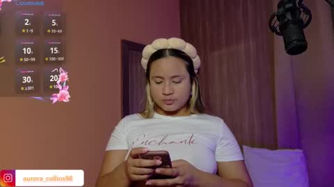 aurora_collins08 online show from 4, 3, 2025