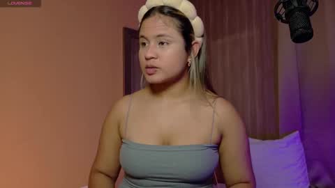 aurora_collins08 online show from 5, 3, 2025