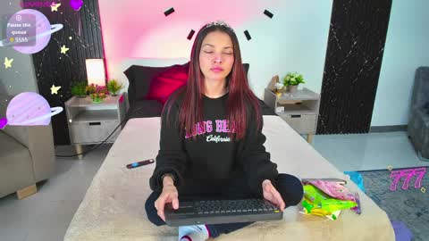 Snapshot of aurora_petitee chatting on 7, 4, 2026 Aurora online show from 7, 4, 2026