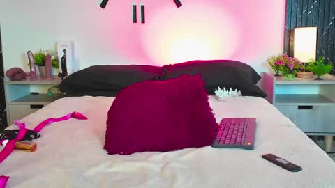 Snapshot of aurora_petitee chatting on 10, 4, 2026 Aurora online show from 10, 4, 2026