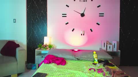 Snapshot of aurora_petitee chatting on 23, 4, 2026 Aurora online show from 23, 4, 2026