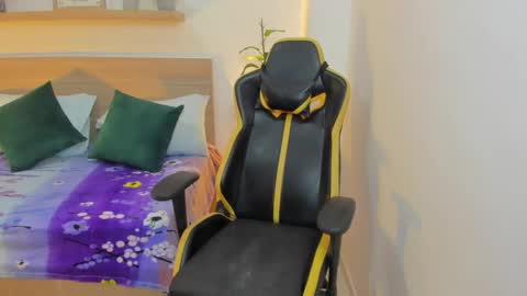 aurora_rodriguez online show from 17, 1, 2025