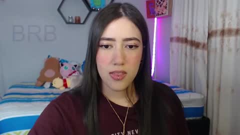 Snapshot of aurora_shy_ chatting on 18, 12, 2024 Aurora online show from 18, 12, 2024