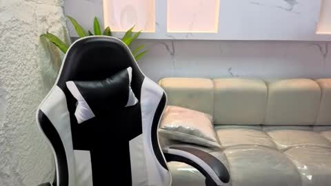 AURORA  online show from 18, 2, 2026