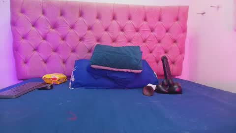 Snapshot of auroraa_miller chatting on 10, 9, 2025 auroraa_miller online show from 10, 9, 2025