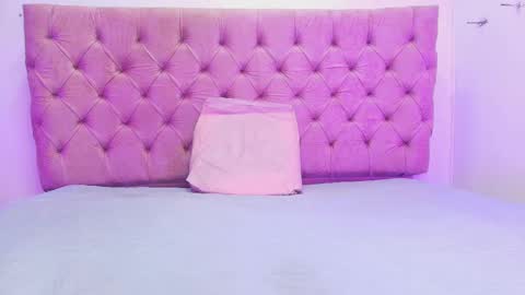 Snapshot of auroraa_miller chatting on 13, 9, 2025 auroraa_miller online show from 13, 9, 2025