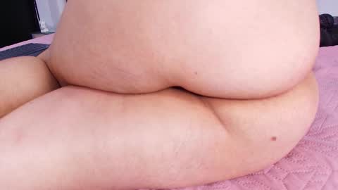 Snapshot of auroraa_miller chatting on 5, 1, 2026 auroraa_miller online show from 5, 1, 2026