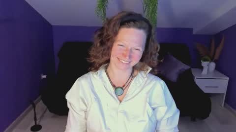 auroraborealis__ online show from 18, 9, 2025