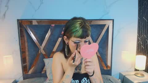 Aurora Diaz online show from 4, 4, 2026