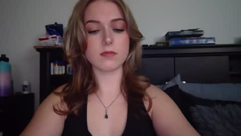 auroralightz1 online show from 8, 8, 2026