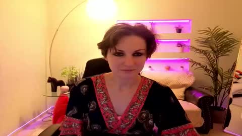 Snapshot of aurorascript chatting on 19, 11, 2025 Aurora online show from 19, 11, 2025