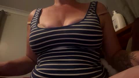 Milf4u online show from 18, 3, 2026