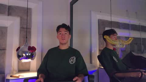 austinreeds online show from 12, 4, 2026