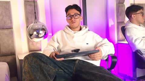 austinreeds online show from 31, 5, 2026