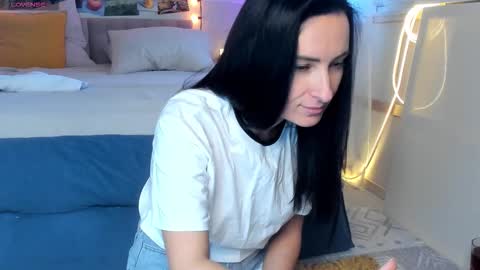 Snapshot of ava_athena chatting on 5, 10, 2025 Ava online show from 5, 10, 2025