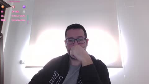 Snapshot of avago chatting on 1, 2, 2025 avago online show from 1, 2, 2025