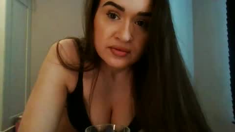 avajadey online show from 5, 11, 2025