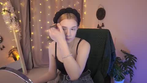 Snapshot of avaryder chatting on 3, 10, 2025 Ava online show from 3, 10, 2025