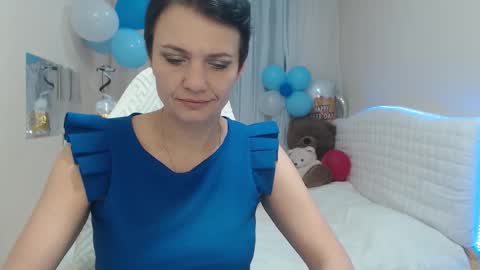 Snapshot of avasaturnian chatting on 7, 10, 2025 avasaturnian online show from 7, 10, 2025