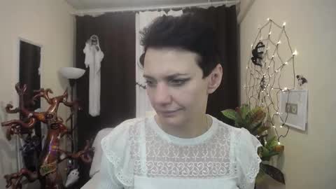 Snapshot of avasaturnian chatting on 15, 10, 2025 avasaturnian online show from 15, 10, 2025