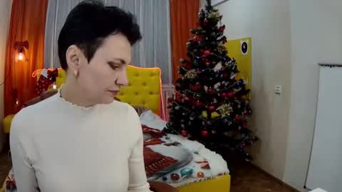 Snapshot of avasaturnian chatting on 16, 12, 2025 avasaturnian online show from 16, 12, 2025