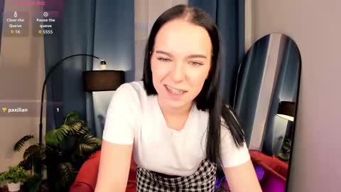 Snapshot of avelyne_ chatting on 14, 10, 2025 Avelyne online show from 14, 10, 2025