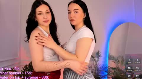 Snapshot of avelyne_ chatting on 17, 10, 2025 Avelyne online show from 17, 10, 2025