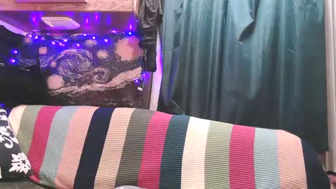 Snapshot of average_girl222 chatting on 8, 3, 2025 raven blue online show from 8, 3, 2025