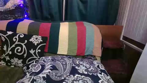 Snapshot of average_girl222 chatting on 1, 11, 2025 raven blue online show from 1, 11, 2025