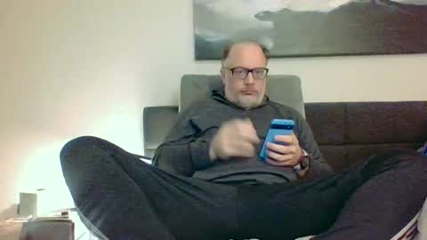 Snapshot of averagegreg chatting on 11, 3, 2025 Greg online show from 11, 3, 2025