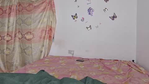 Snapshot of averrine chatting on 11, 4, 2026 averrine online show from 11, 4, 2026