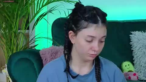 Snapshot of averywillow chatting on 21, 10, 2025 AveryWillow online show from 21, 10, 2025