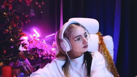 Avriel online show from 11, 12, 2024