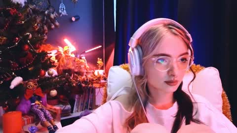 Avriel online show from 15, 12, 2024