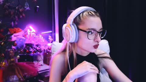 Avriel online show from 13, 1, 2025