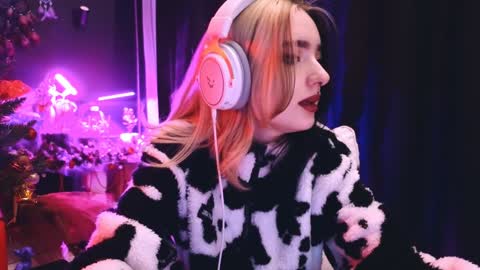 Avriel online show from 17, 1, 2025