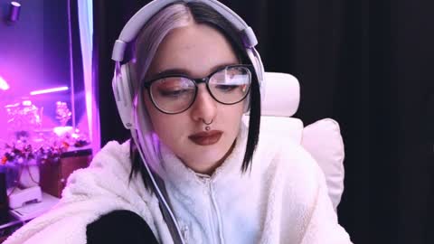 Avriel online show from 26, 1, 2025